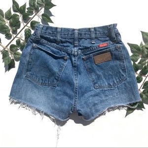 super cute wrangler shorts!
